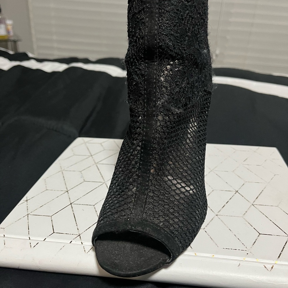Heels - Picture 3 of 3